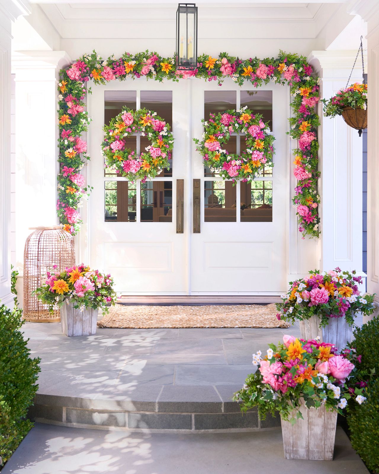 Guirlanda com flores artificiais 60cm