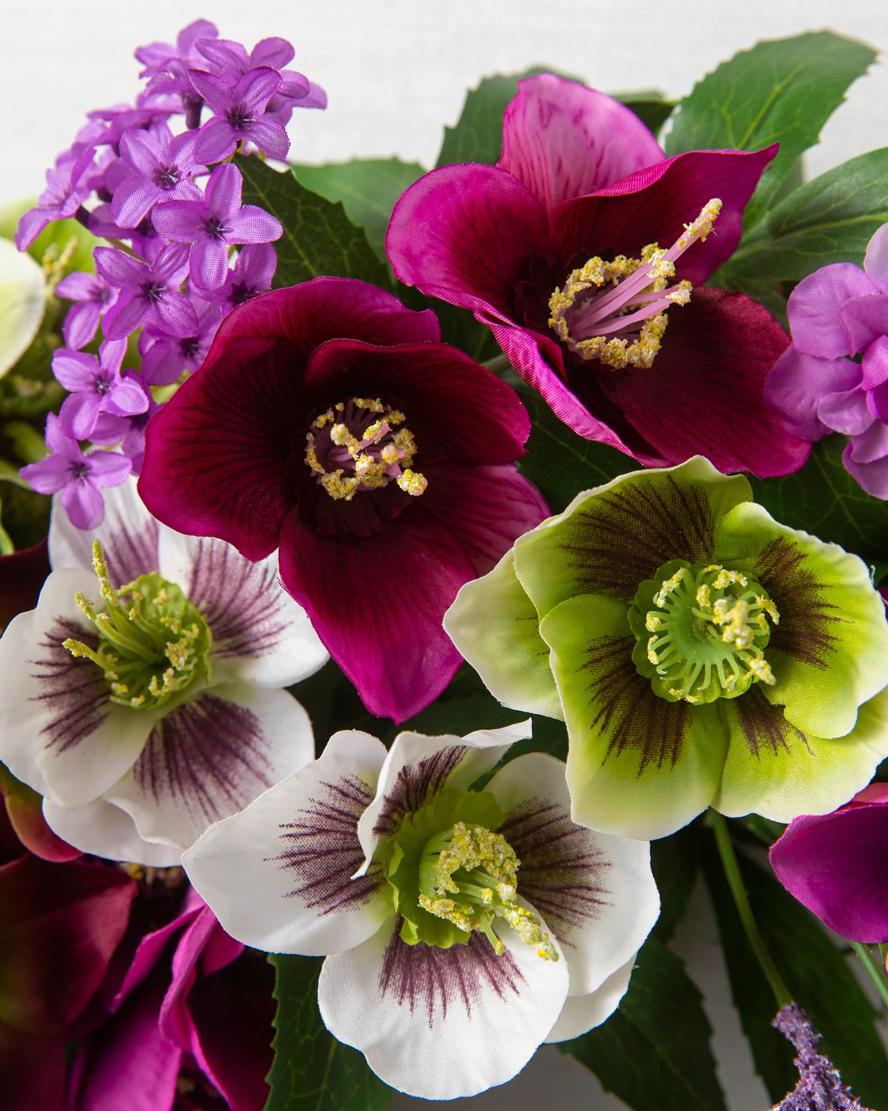 Guirlanda com flores artificiais 60cm