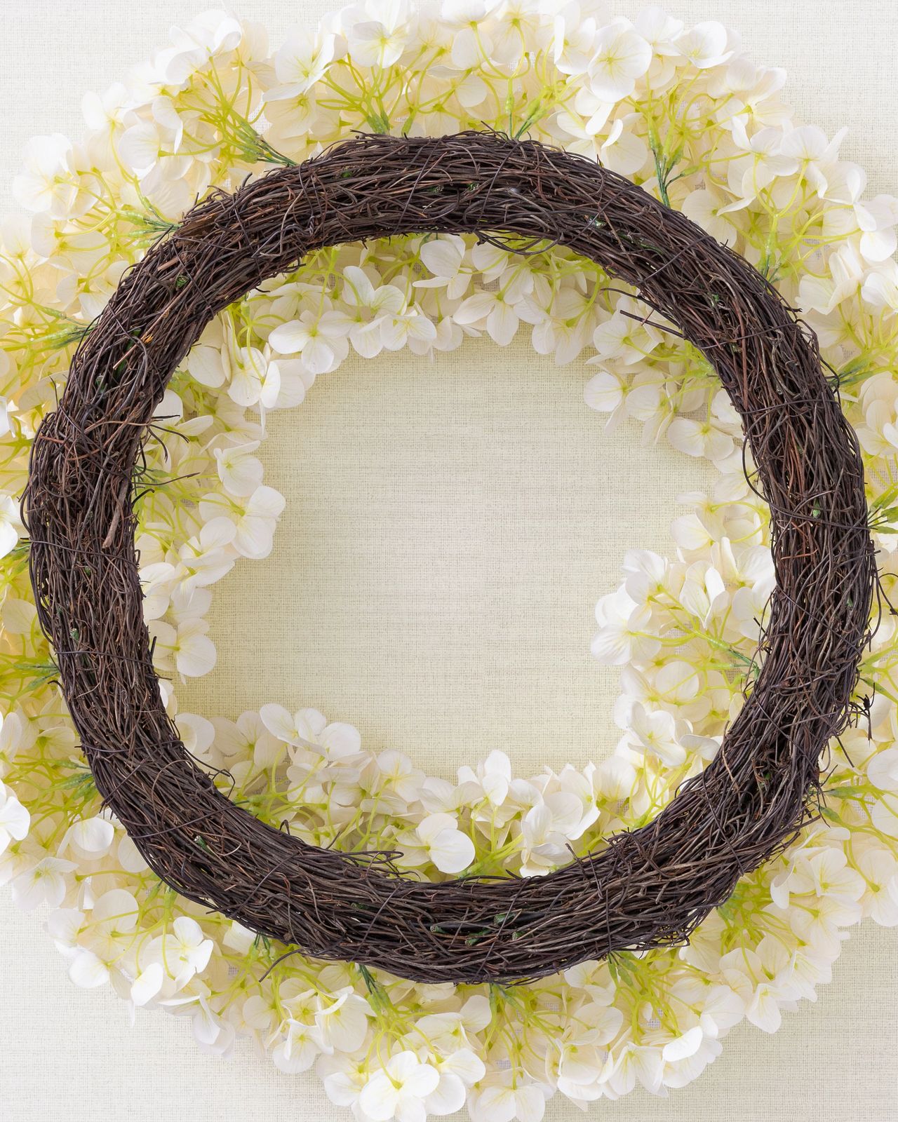 Guirlanda com flores artificiais 60cm