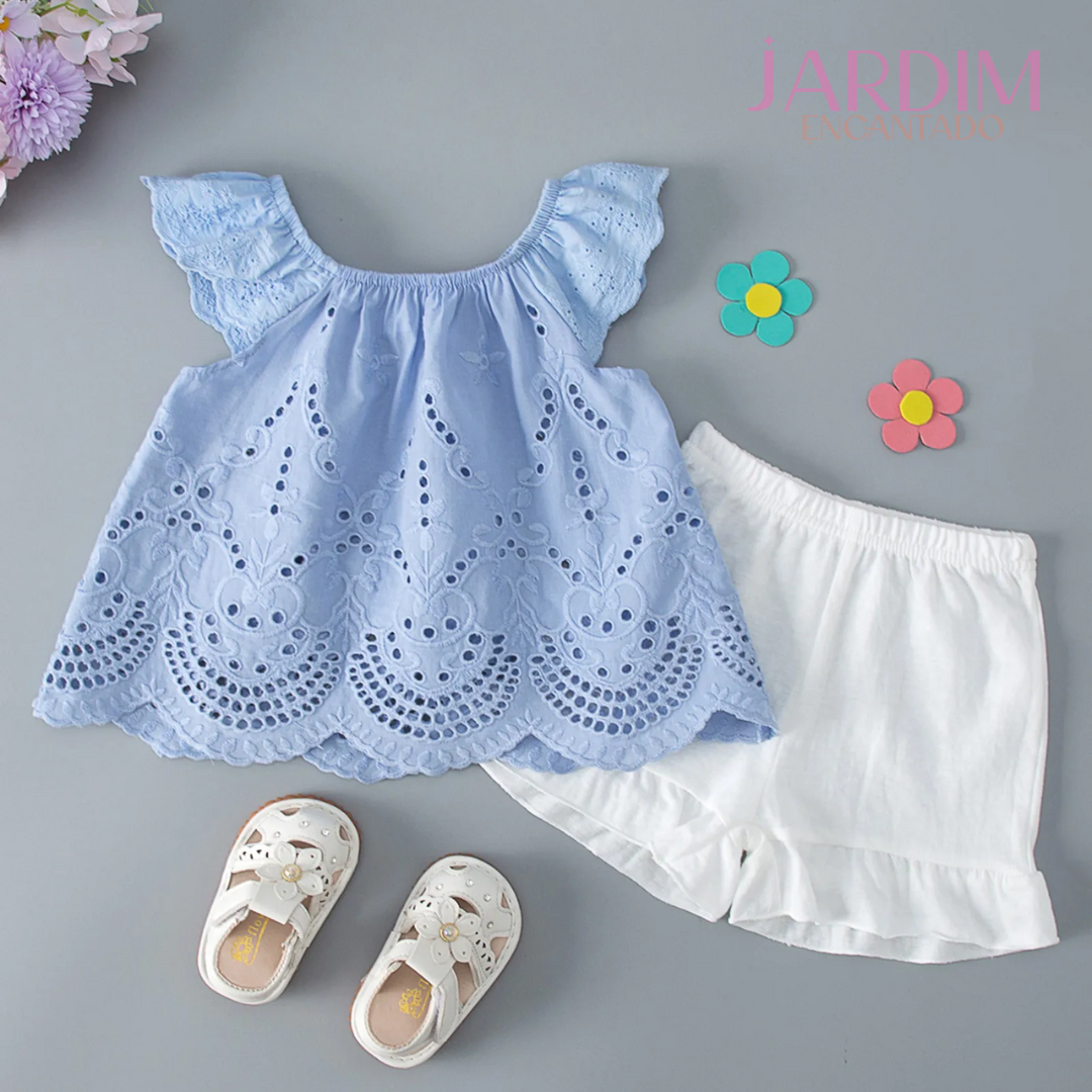 Conjunto infantil branco e azul Roupa de criança branco e azul Conjunto de verão infantil branco e azul Moda infantil branco e azul Roupas infantis temáticas azul e branco Conjunto infantil menino branco azul Conjunto infantil menina azul e branco Conjunto bebê branco e azul Roupa infantil casual branco azul Look infantil branco e azul