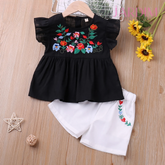 Conjunto infantil preto e branco Blusa e short infantil preto e branco Roupas infantis preto e branco Conjunto de verão infantil preto e branco Roupas de criança preto e branco Conjunto de blusa e short infantil Moda infantil preto e branco Roupa de bebê preto e branco Conjunto casual infantil preto e branco Conjunto infantil básico preto e branco Conjunto infantil estilo preto e branco Blusa preta e short branco infantil Short preto e blusa branca infantil Conjunto infantil fashion preto e branco Conjunto 