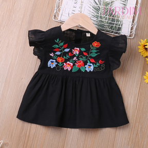 Conjunto infantil preto e branco Blusa e short infantil preto e branco Roupas infantis preto e branco Conjunto de verão infantil preto e branco Roupas de criança preto e branco Conjunto de blusa e short infantil Moda infantil preto e branco Roupa de bebê preto e branco Conjunto casual infantil preto e branco Conjunto infantil básico preto e branco Conjunto infantil estilo preto e branco Blusa preta e short branco infantil Short preto e blusa branca infantil Conjunto infantil fashion preto e branco Conjunto 