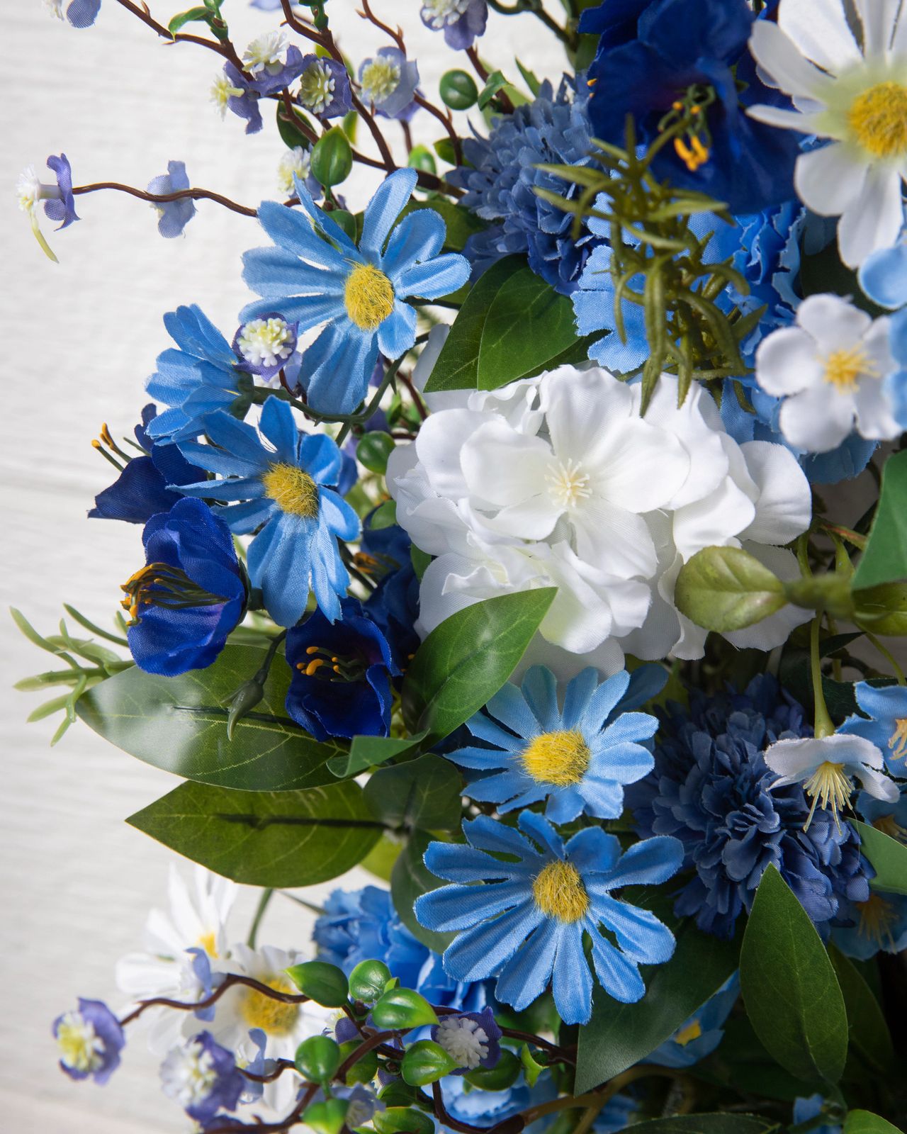 Guirlanda com flores artificiais 60cm